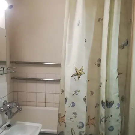 1комн.квартира,у метро,тц, парк. Near The Metro, Park, Shopping Center Appartamento