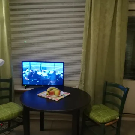 1комн.квартира,у метро,тц, парк. Near The Metro, Park, Shopping Center Appartamento